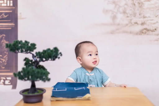 扬中八个月宝宝可以吃盐吗